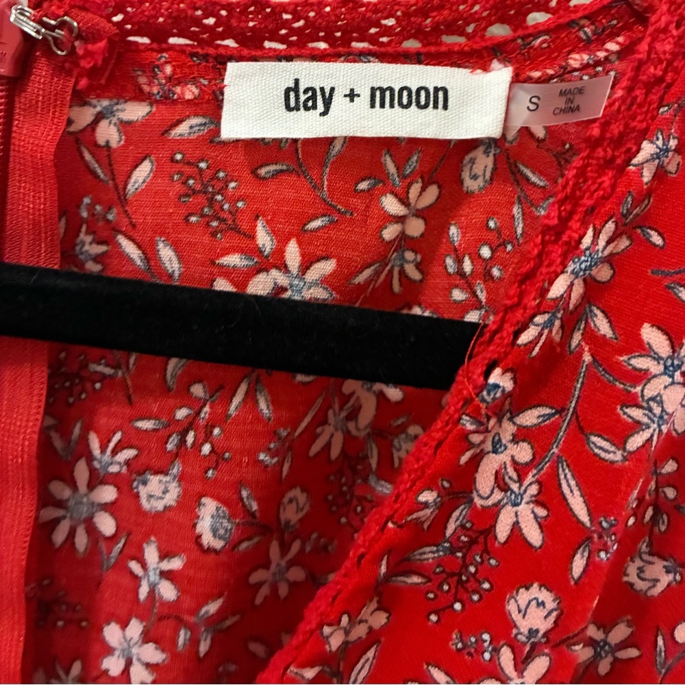 Day + Moon Red Floral Tiered Romper Size Small - Picture 4 of 5
